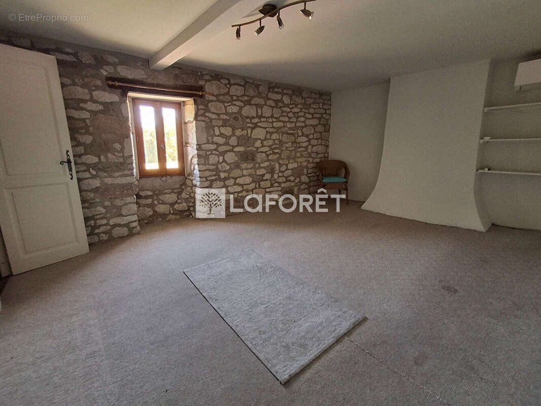 Maison à SAINT-BEAUZILE