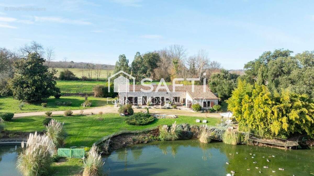 Photo 2 - Maison à MONTREAL