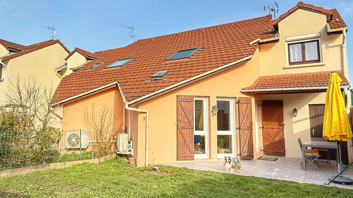 Maison à SAINT-JEAN-DE-MOIRANS