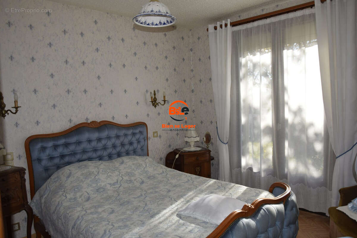 MAISON PLAIN PIED 4 PIECES A VENDRE - BSLE -Bien Se Loger Ensemble VEYRE MONTON  votre agence de proximité - Maison à TALLENDE