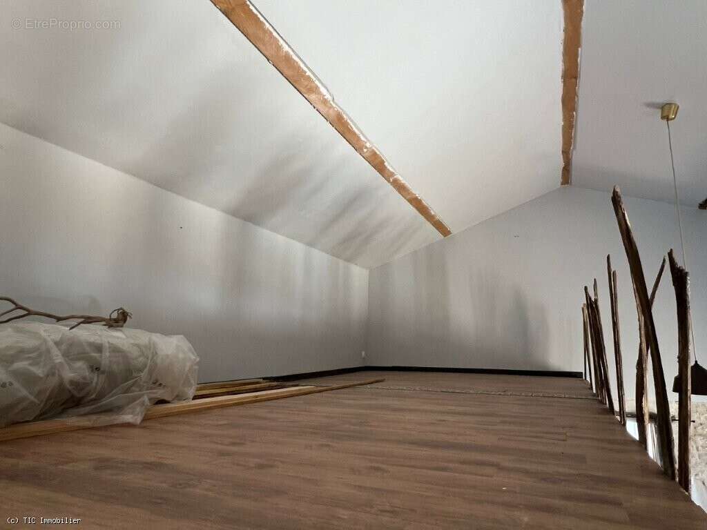 Maison à SAUZE-VAUSSAIS