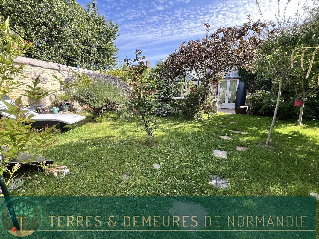 Maison à SAINT-PIERRE-SUR-DIVES