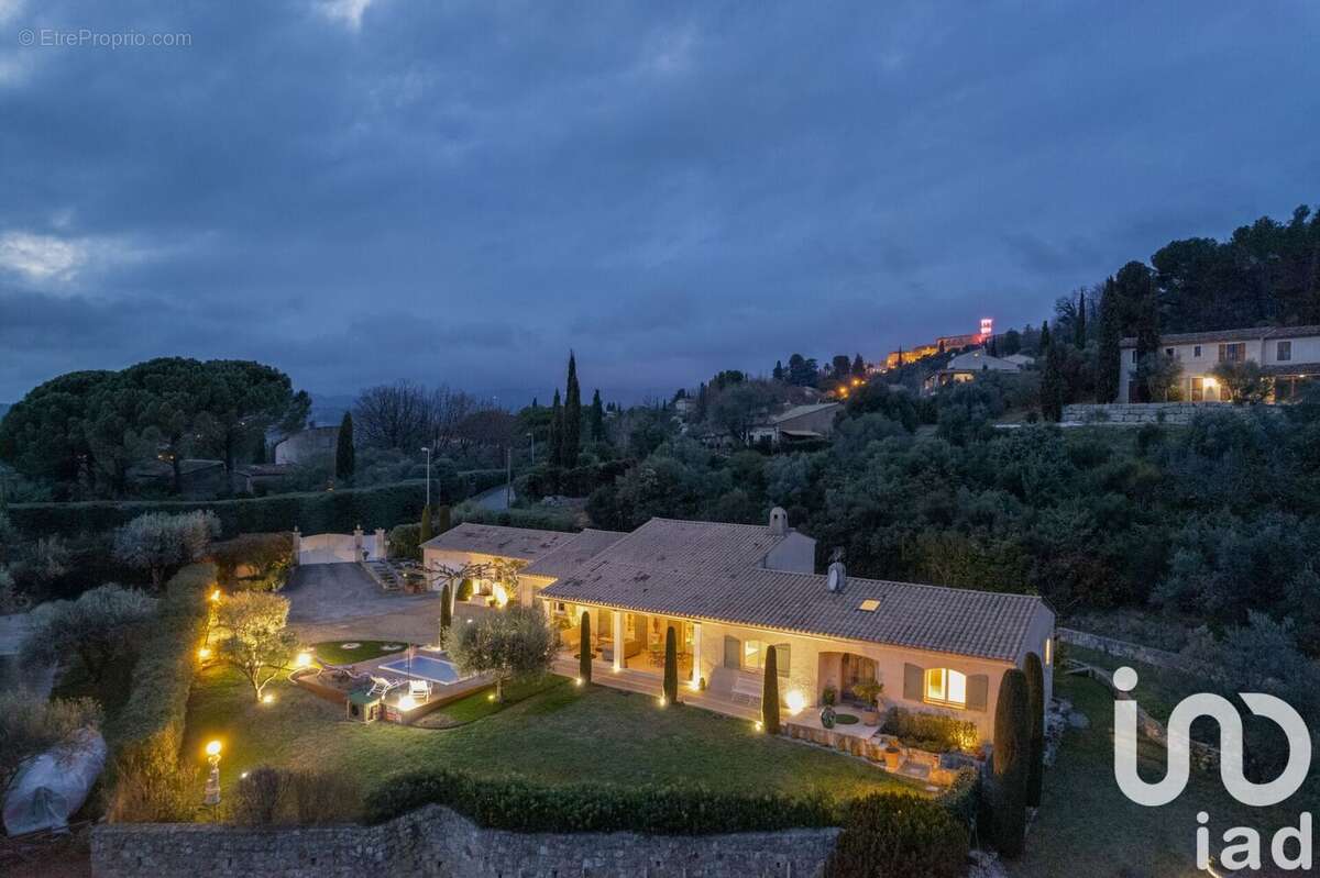 Photo 2 - Maison à TOURRETTES