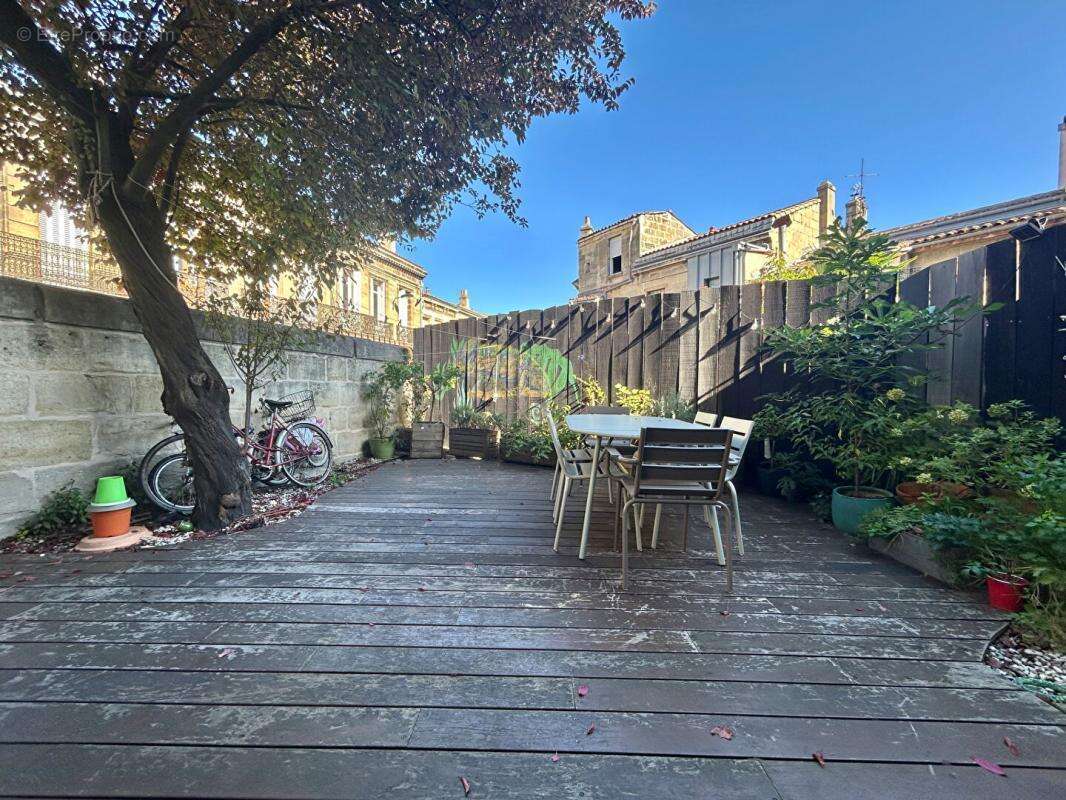 Appartement à BORDEAUX
