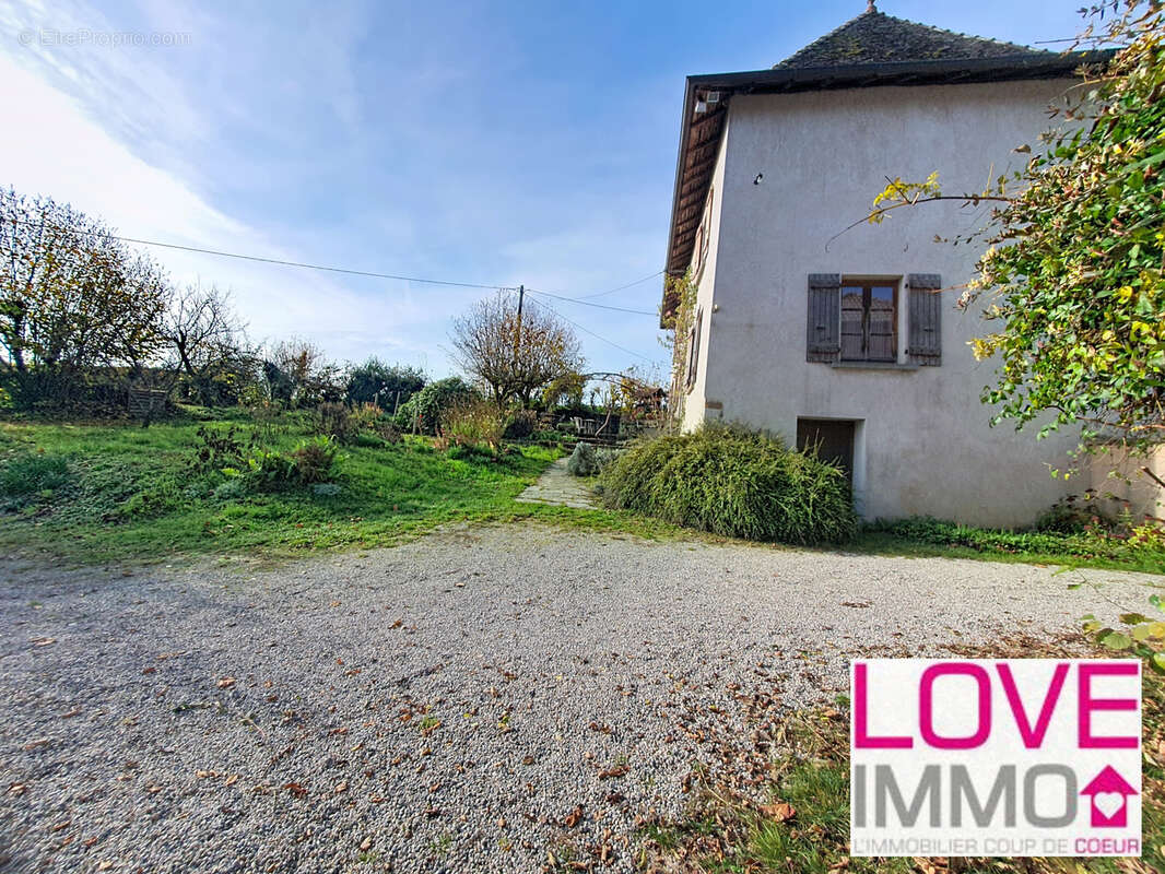 Maison à FAVERGES-DE-LA-TOUR
