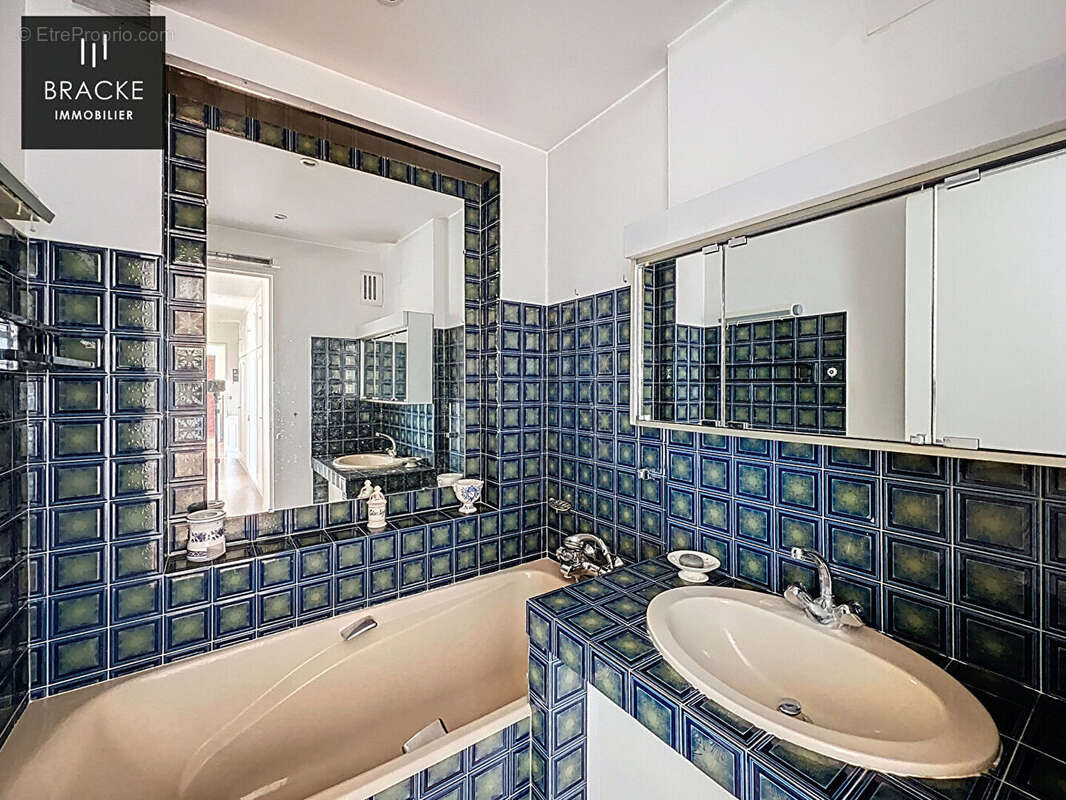 Appartement à COURBEVOIE