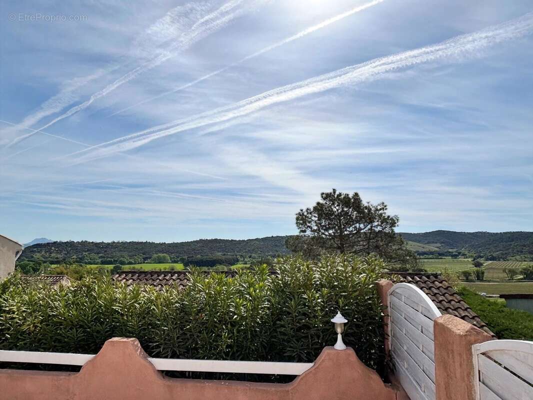 Maison à ROQUEBRUNE-SUR-ARGENS