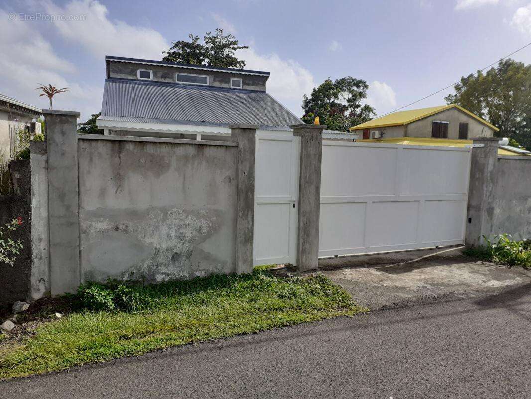 Maison à CAPESTERRE-BELLE-EAU