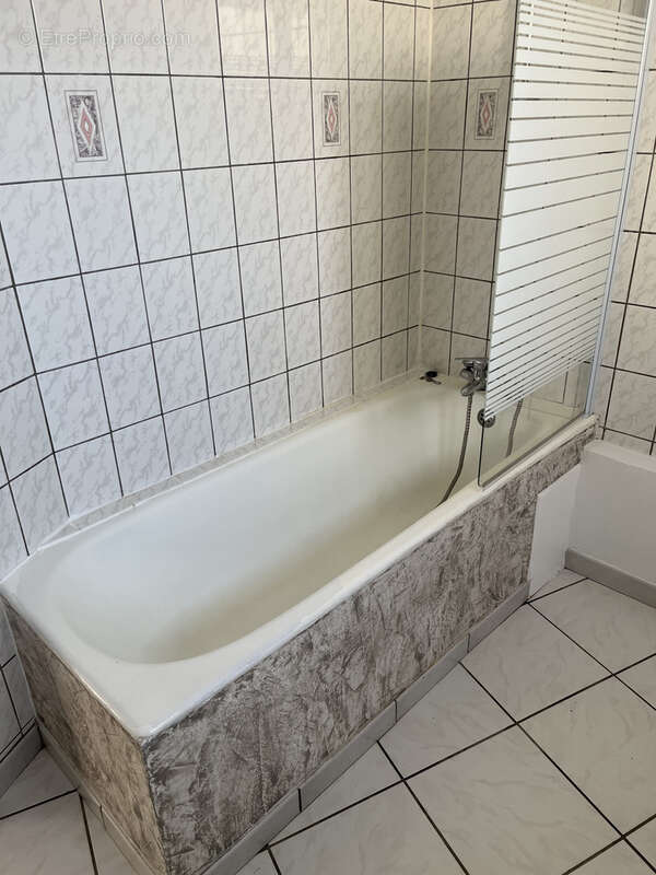 Maison à MONTAIGU-DE-QUERCY