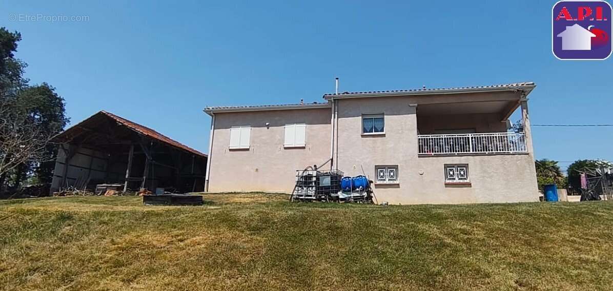 Maison 113 m² à Castelnau-Picampeau  - photo 4