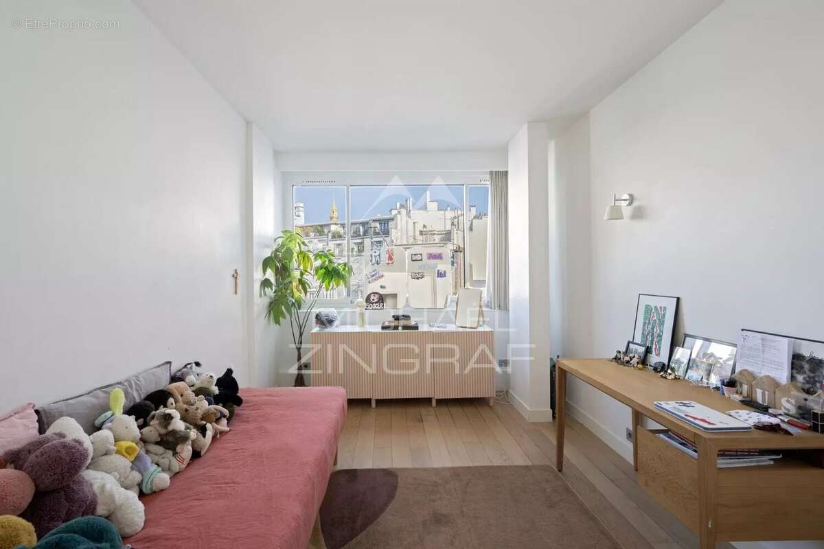 Appartement à PARIS-7E