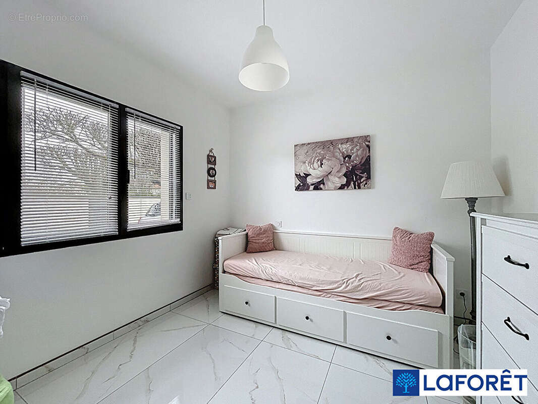 Maison à IS-SUR-TILLE