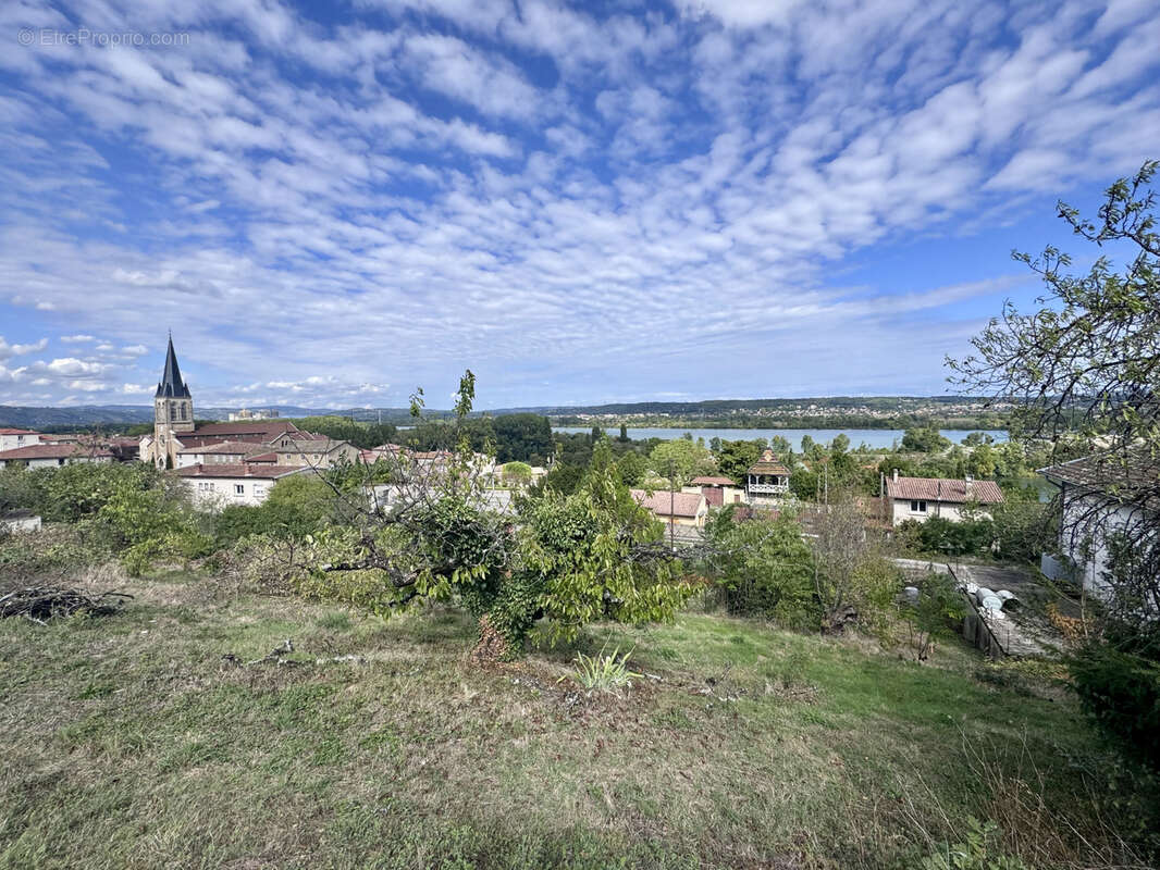 Terrain à SAINT-PIERRE-DE-BOEUF