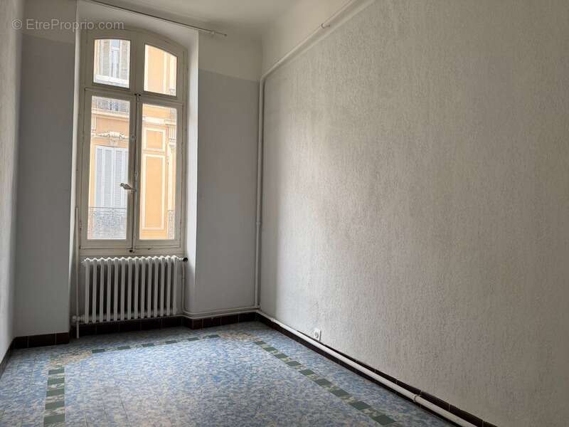 Appartement à MARSEILLE-1E