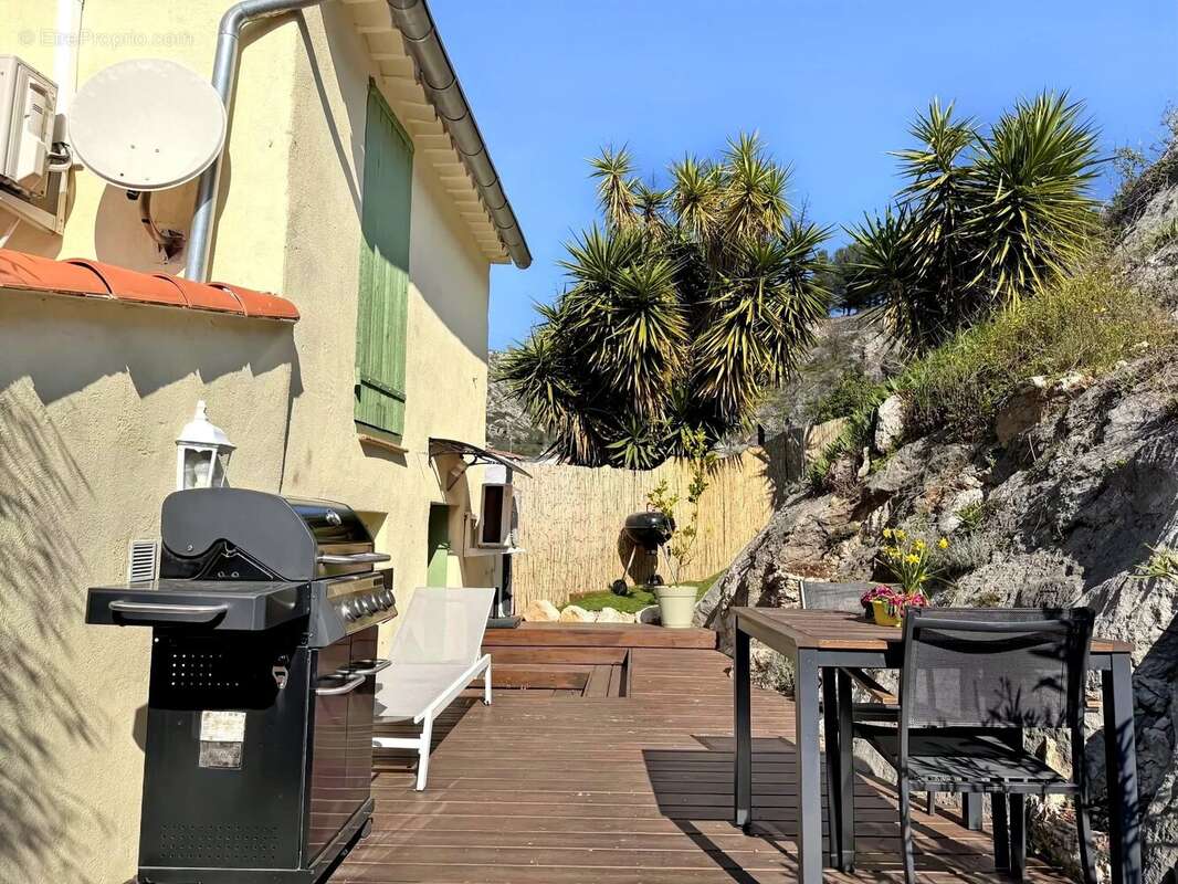 Appartement à ROQUEVAIRE