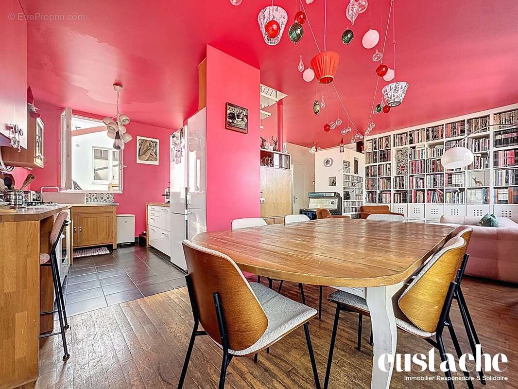 Appartement à LES LILAS