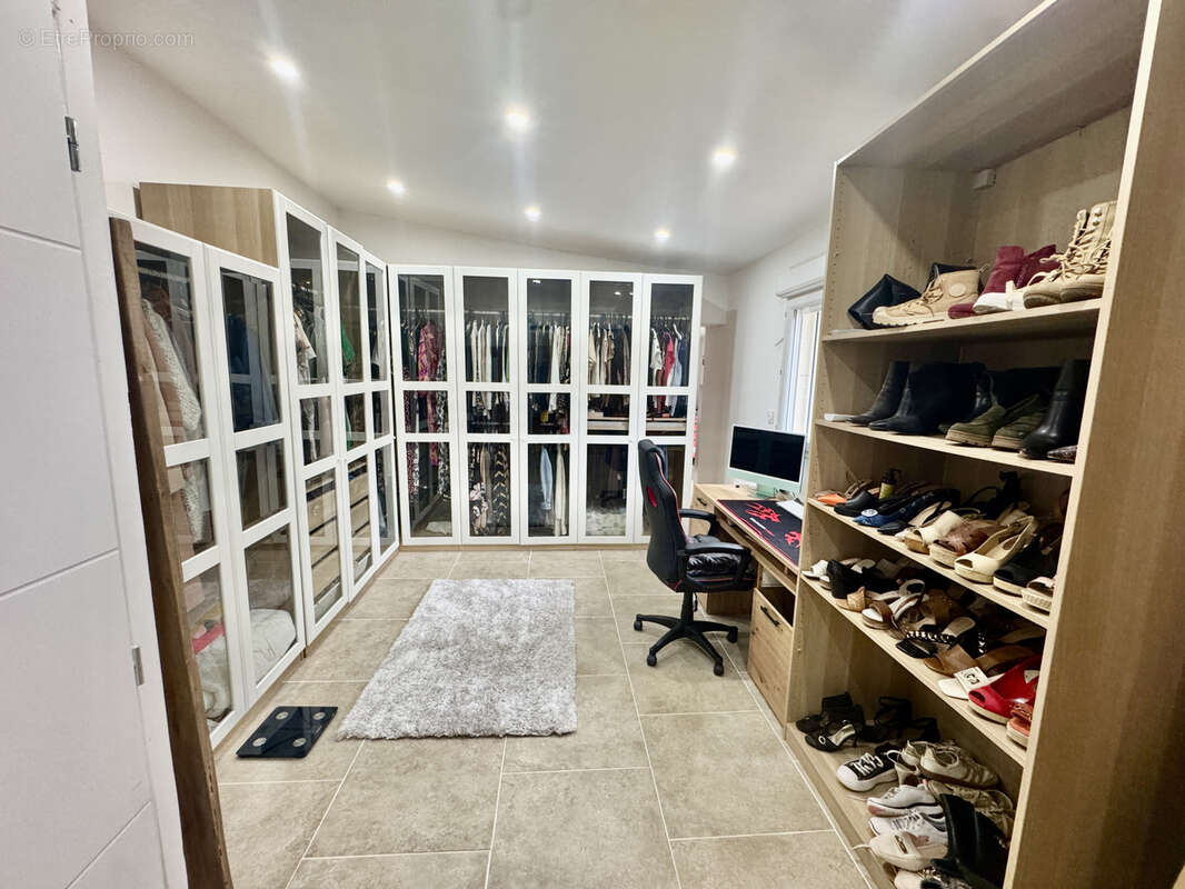 Maison à SUZE-LA-ROUSSE