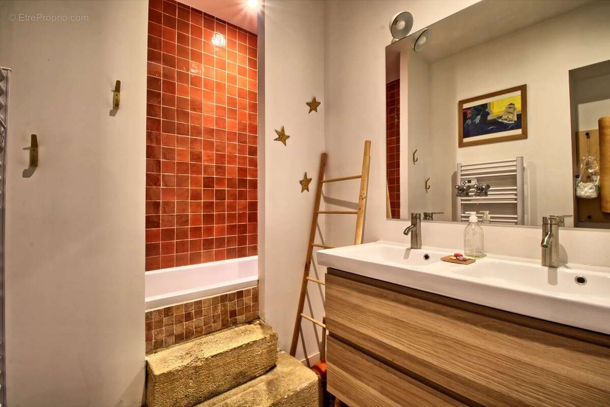 Appartement à MARSEILLE-2E