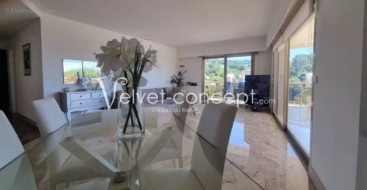 Appartement à LE CANNET