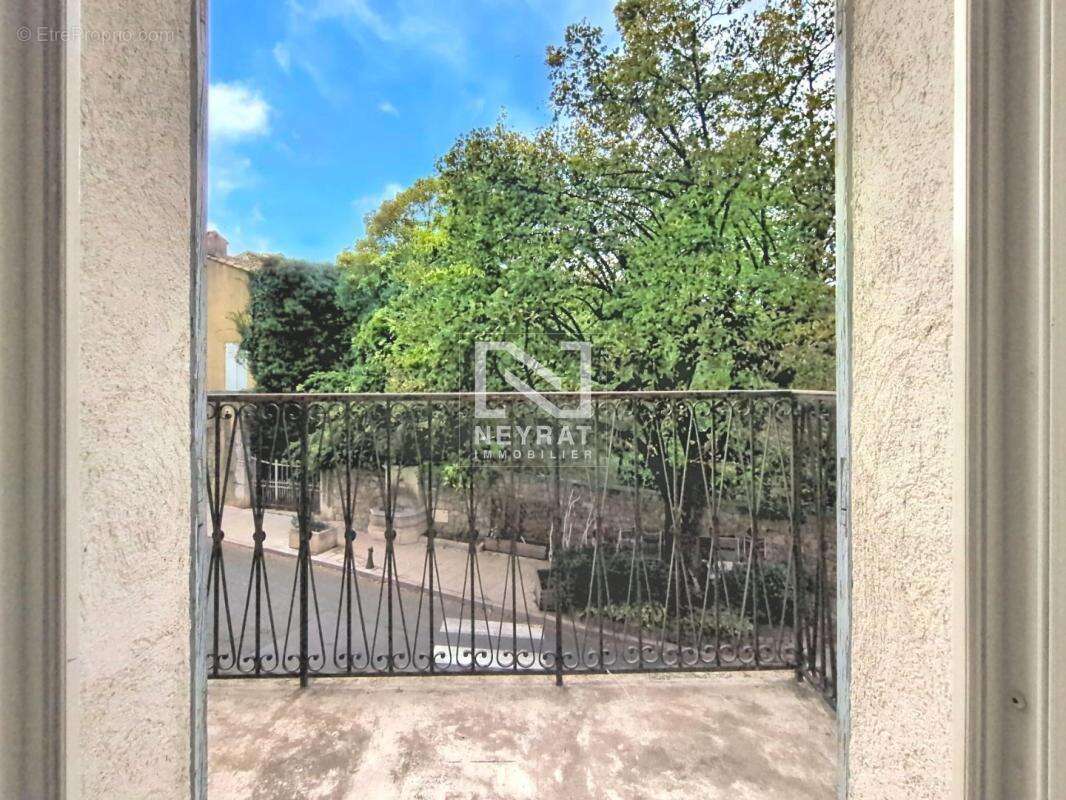 Appartement à MONTAUROUX