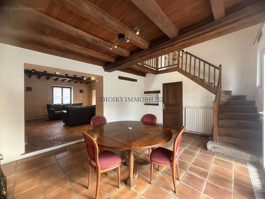Maison à THOIRY