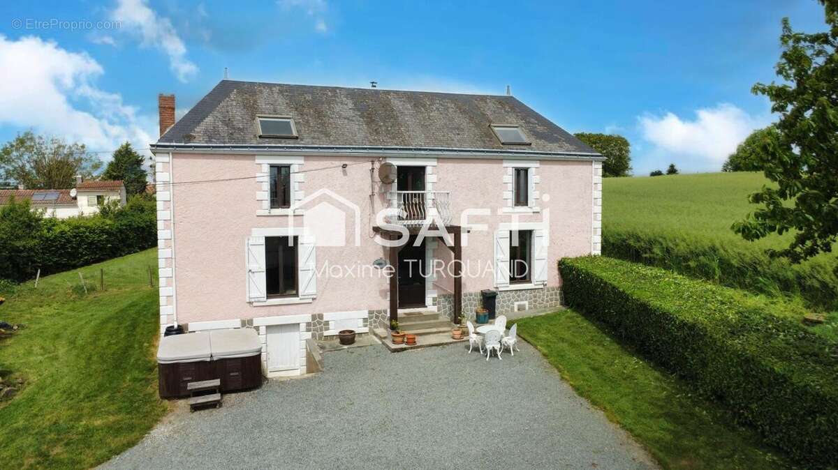 Photo 2 - Maison à MENOMBLET
