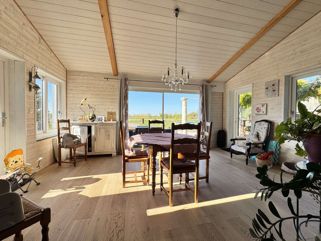 Maison à BARBEZIEUX-SAINT-HILAIRE