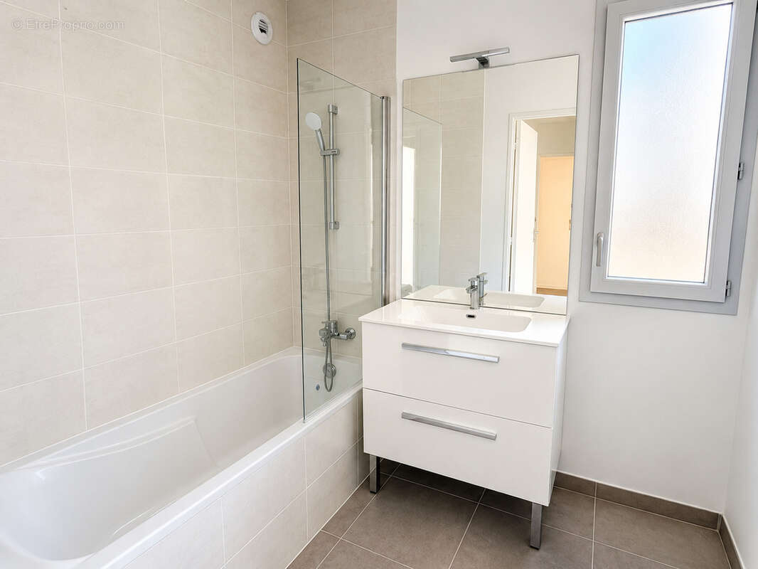 Appartement 3P RDJ neuf double parking - photo 3