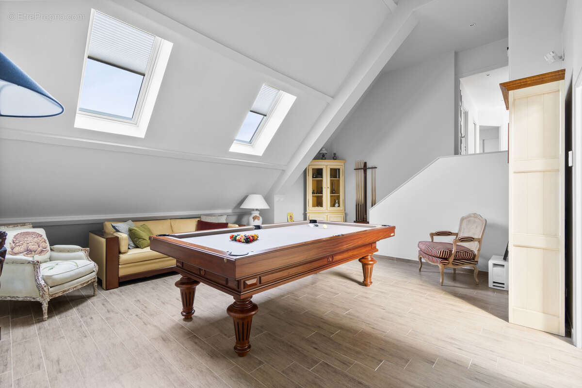 Maison à MORAINVILLIERS