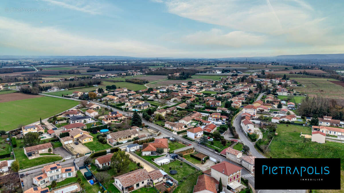 Commerce à EPINOUZE