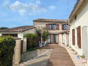 Maison à PAMPROUX