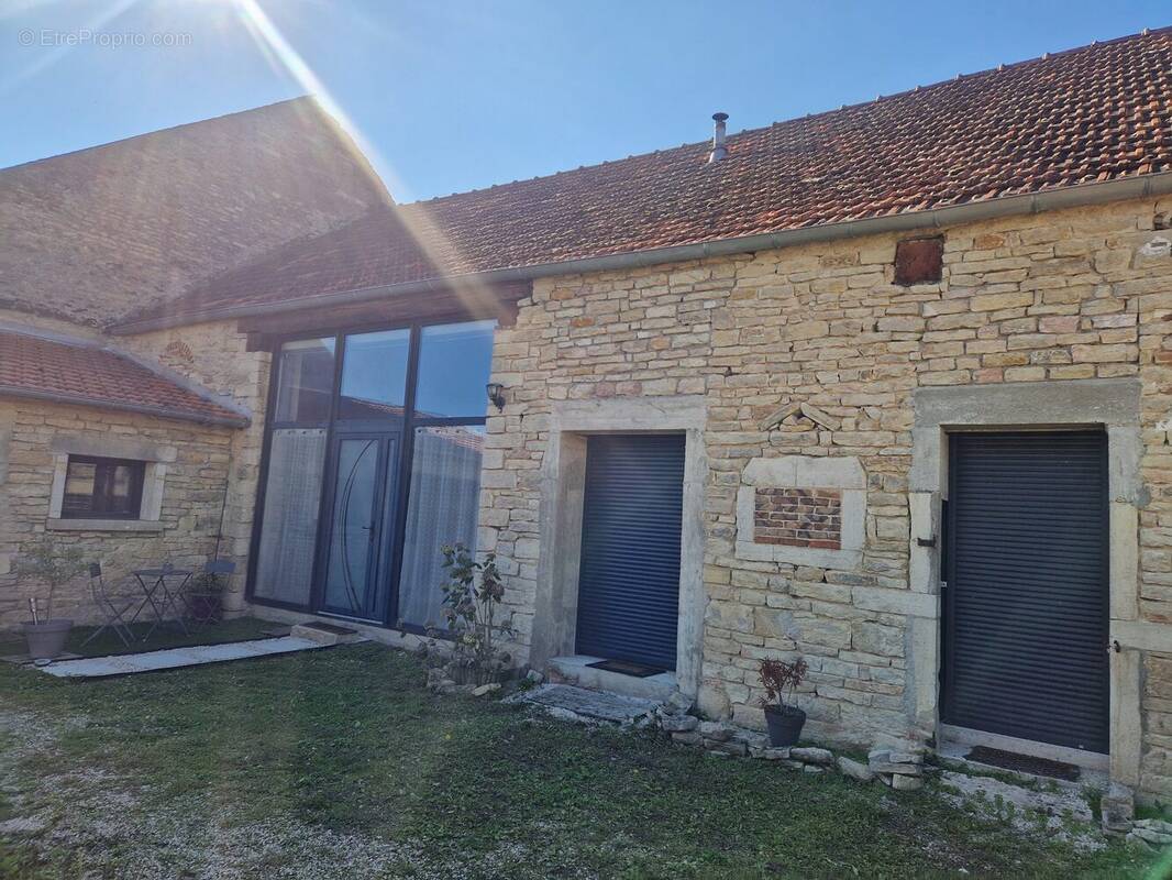 Maison à MEURSANGES