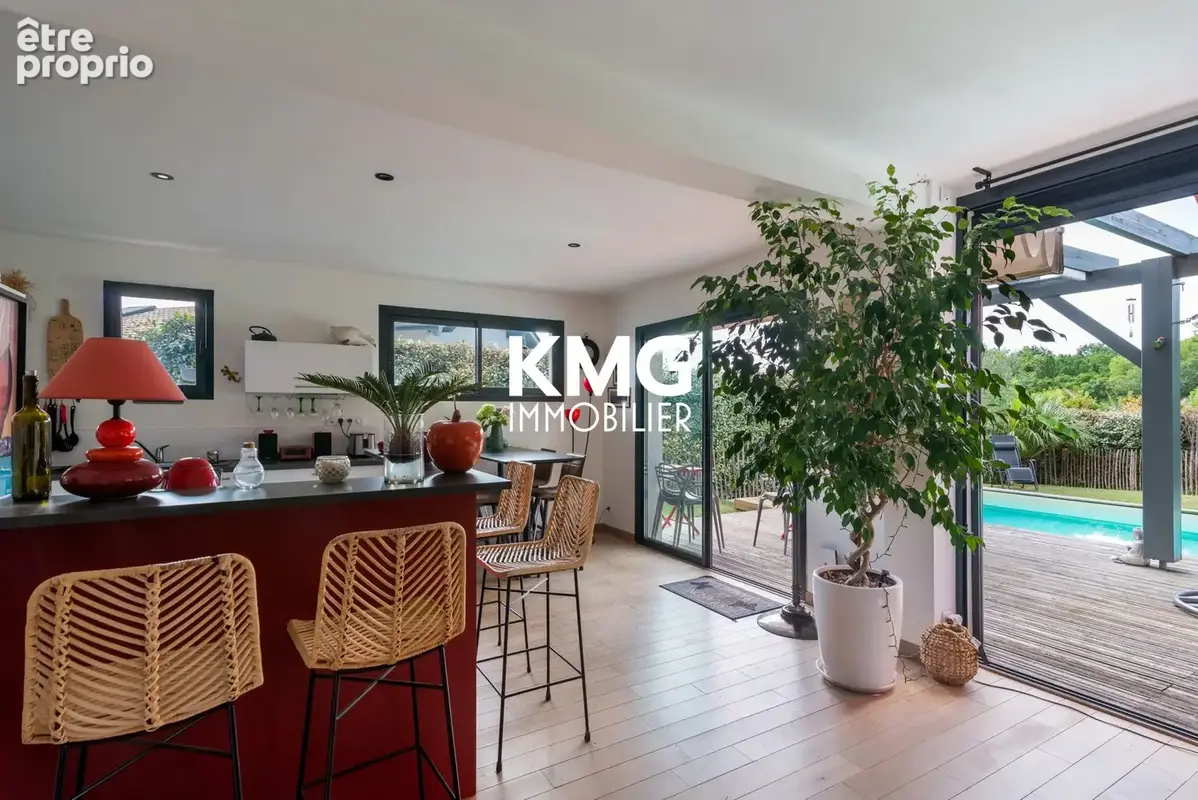Maison 7 pièces 167 m² à vendre à Bassussarry (64200) - photo 7