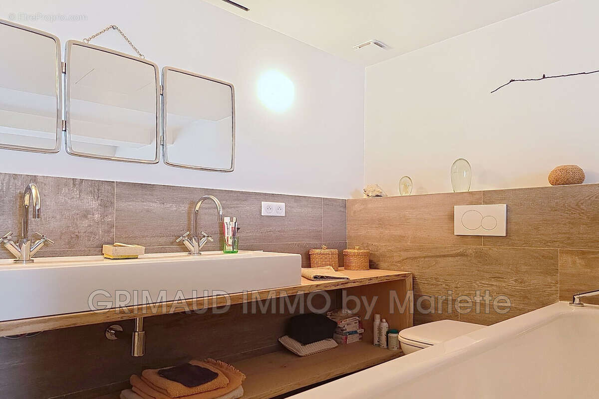 Maison à LA GARDE-FREINET