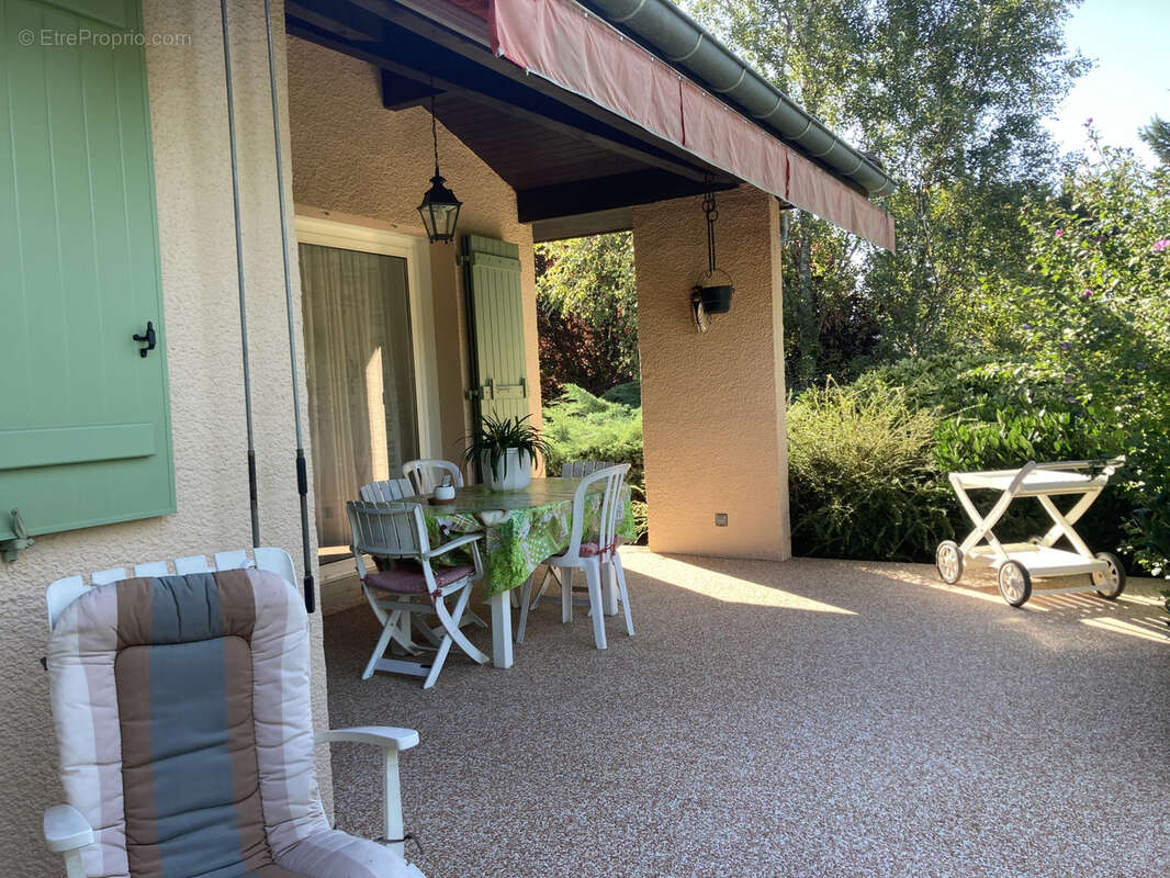 Maison à VILLIEU-LOYES-MOLLON