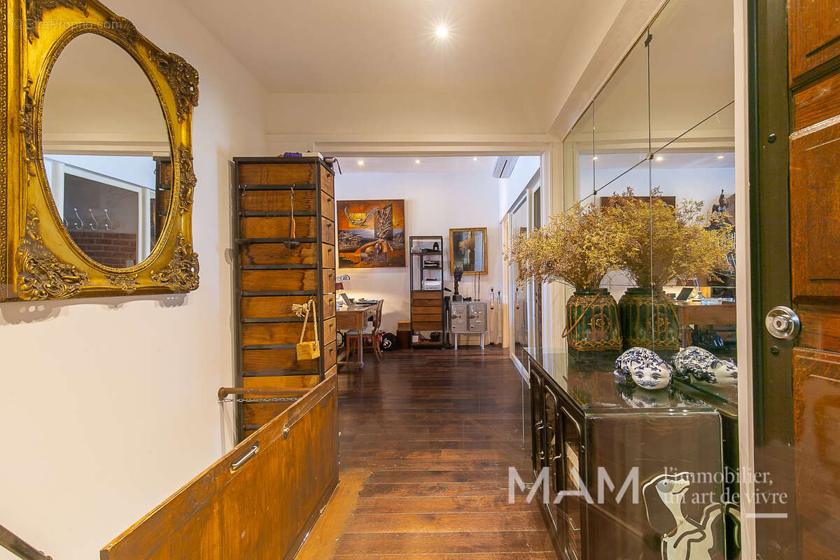 Appartement à MARSEILLE-1E