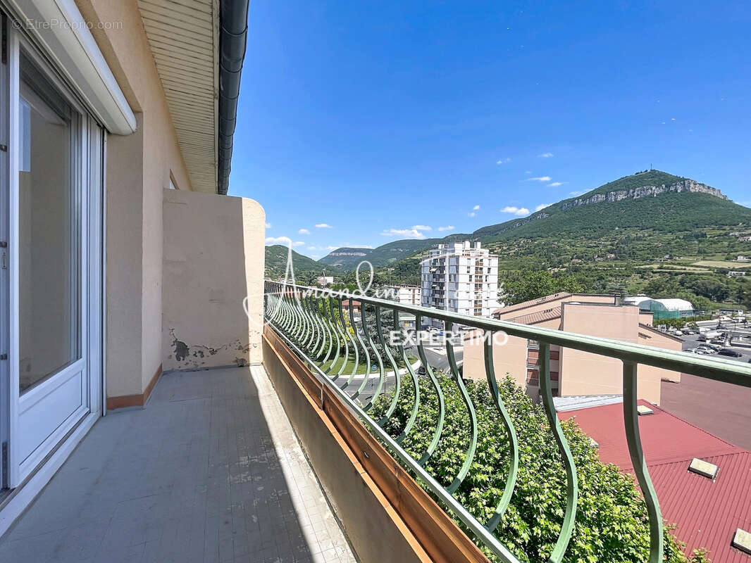 EXCLUSIVITÉ   Appartement vendu loué. T3 lumineux avec ascenseur et vue dégagée à Millau - photo 3