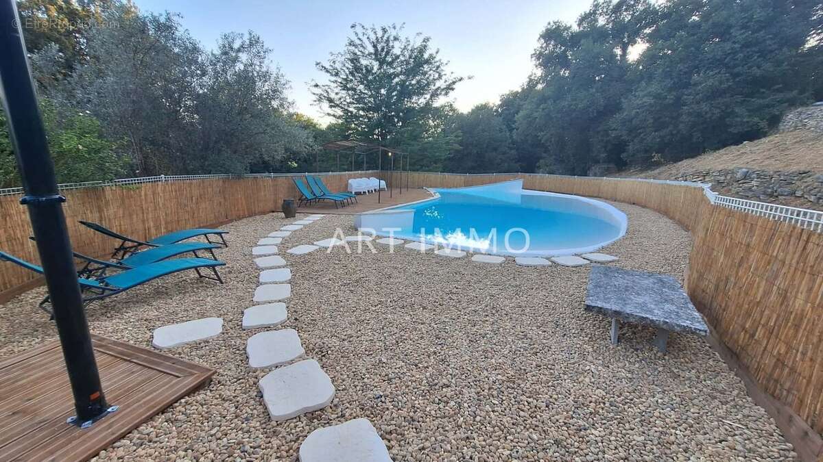 Mas provencal avec vue degagée sur 1,6 hectare de terrain - photo 13