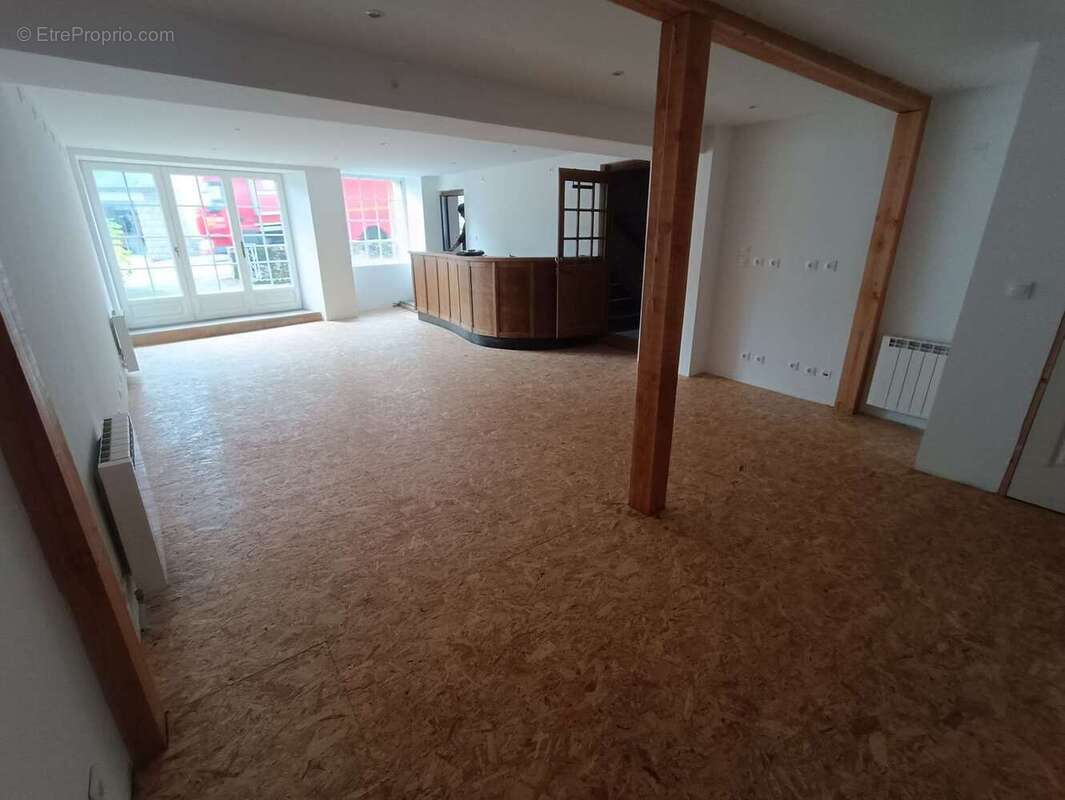 Appartement 300 m² à Correze  - photo 4
