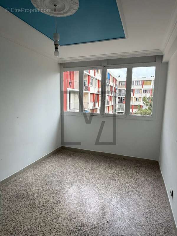 Appartement à MARSEILLE-3E