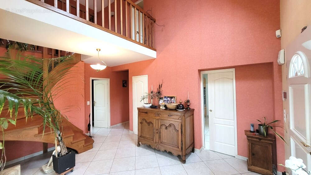 Maison à FEUGUEROLLES-BULLY