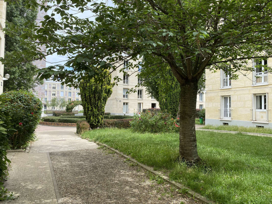 Appartement à MONTROUGE