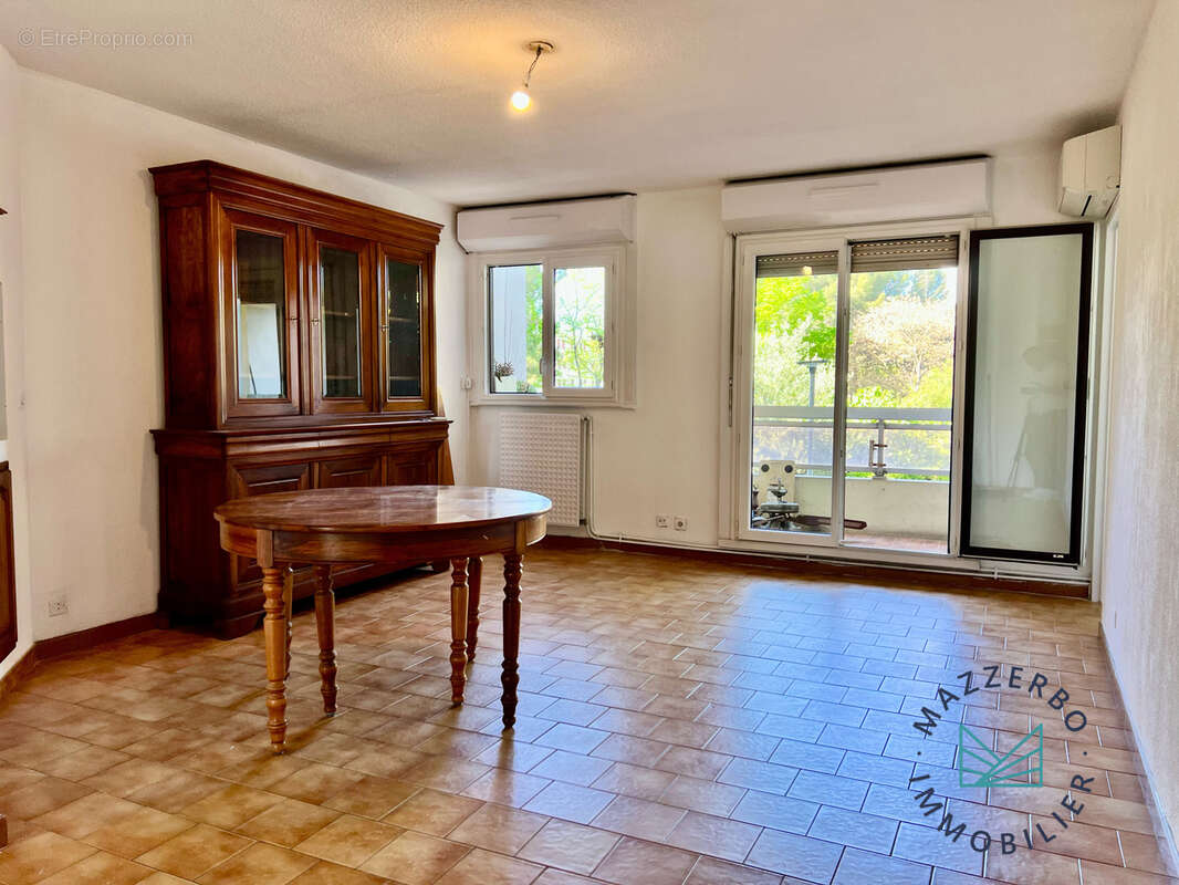 Appartement à MARSEILLE-11E