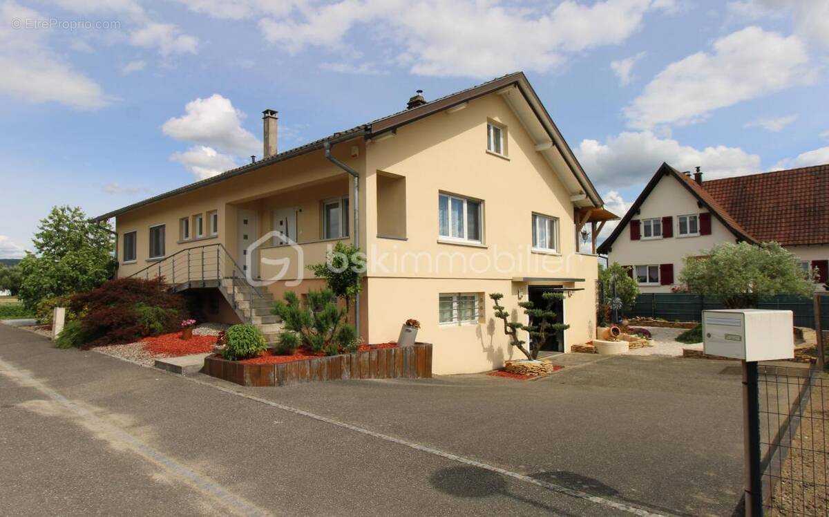 Maison à VILLAGE-NEUF