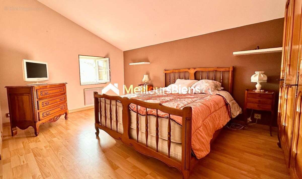 Maison à SAINT-ROMAIN-DE-BENET