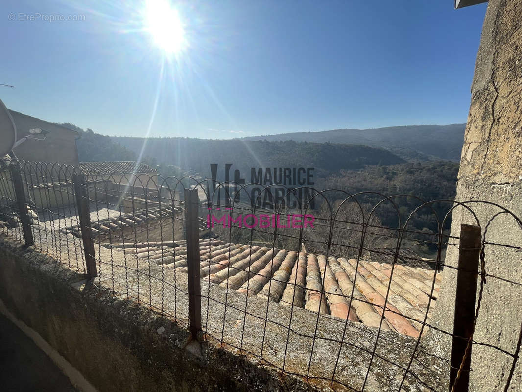 Appartement à BONNIEUX