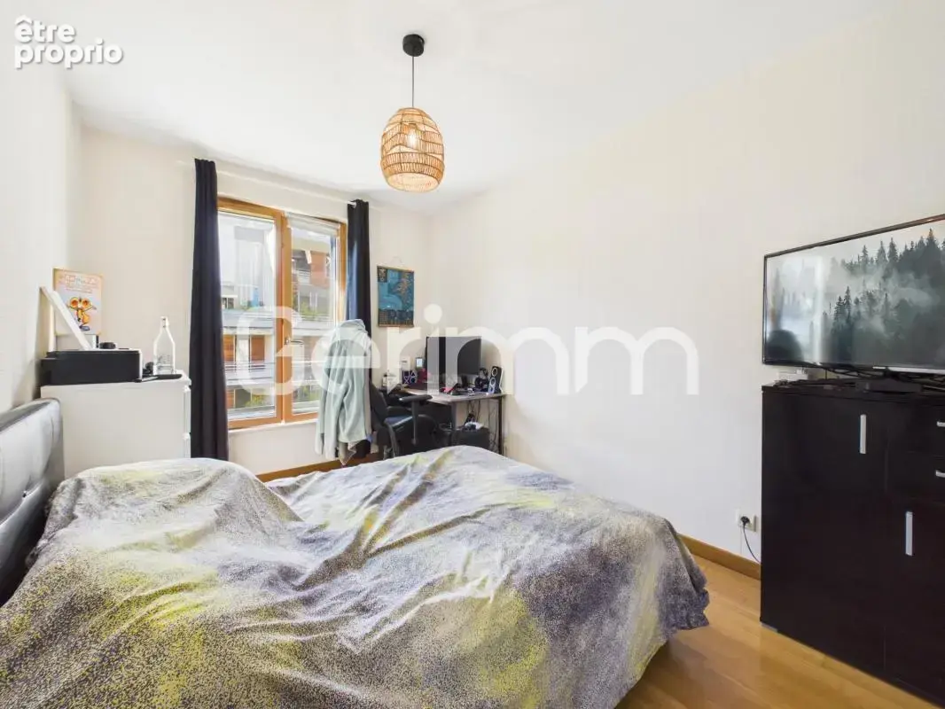 Vente - Appartement - 2 pièces + cuisine - 49 m² - 230 000 € - - photo 6