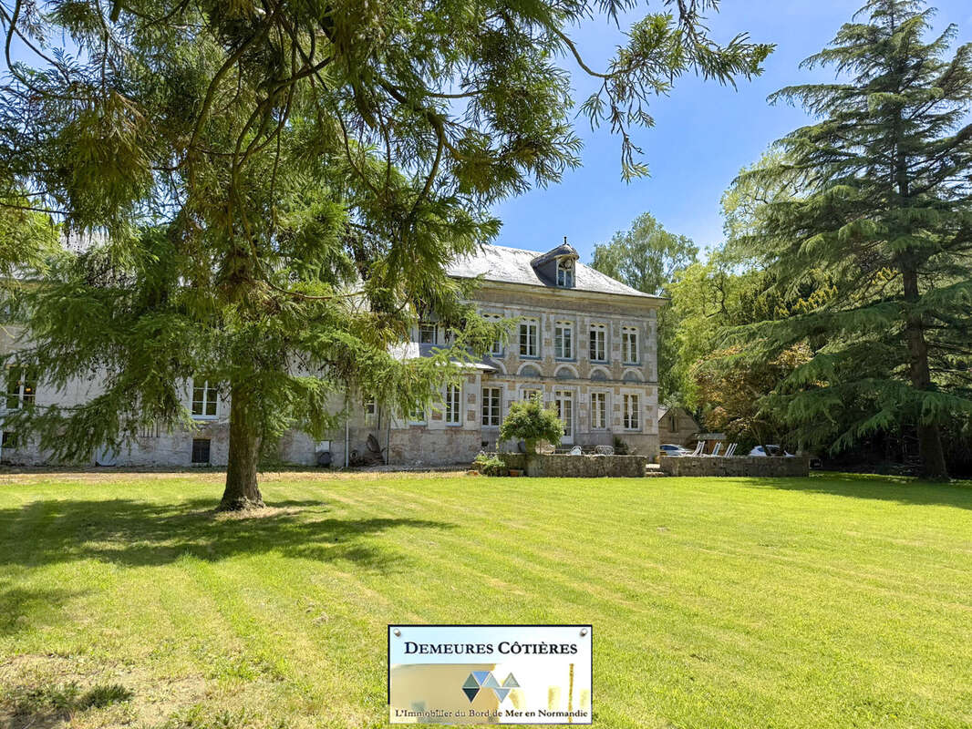 Exceptionnel manoir normand de caractère à proximité d’Étretat — Parc arboré de plus d’un hectare - photo 38
