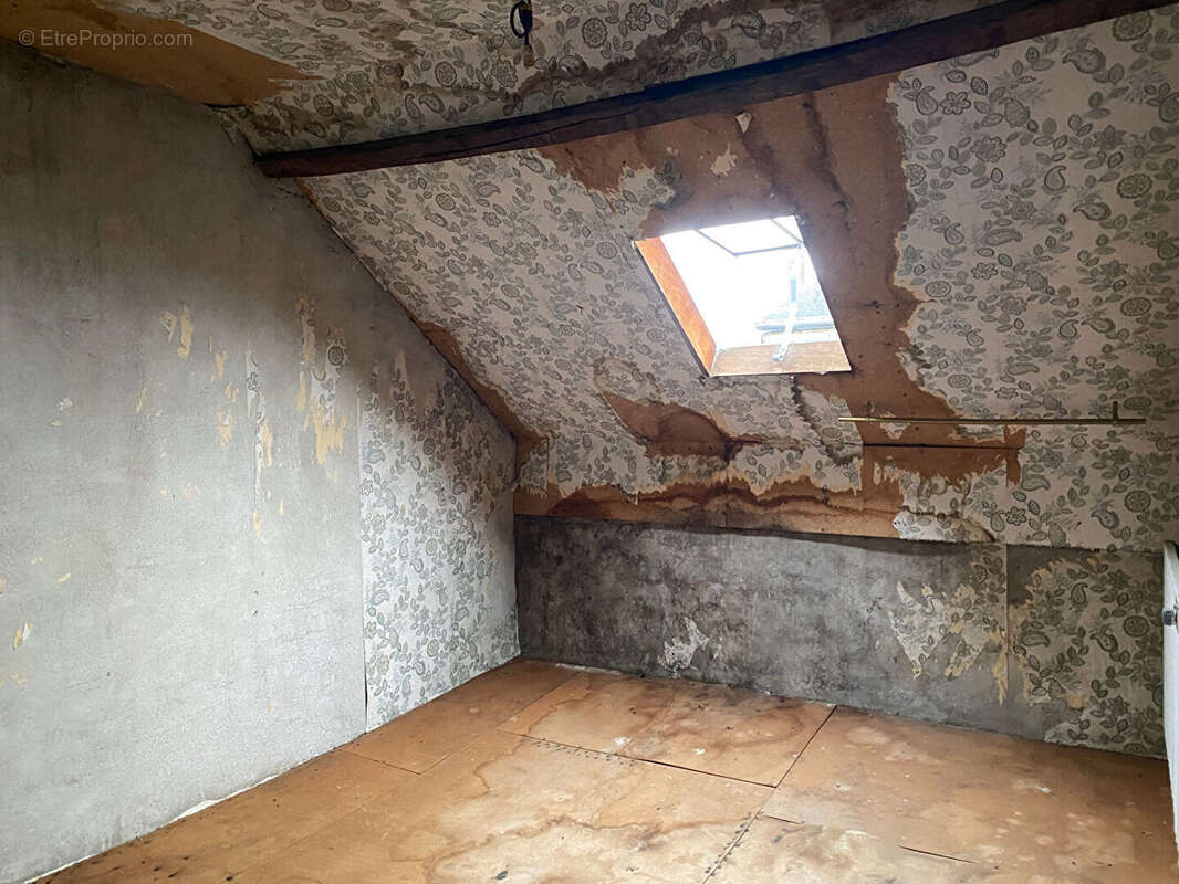 Maison à SAINT-DENIS-DE-GASTINES