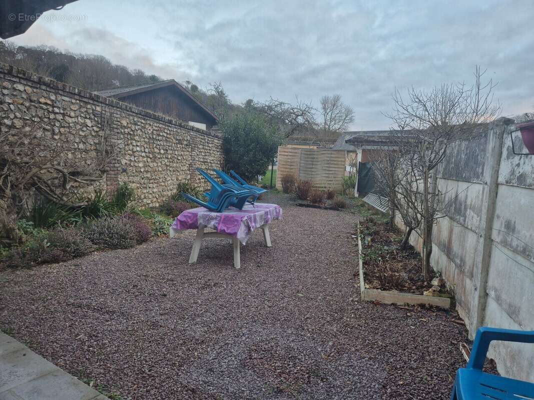 Maison à LE BEC-HELLOUIN